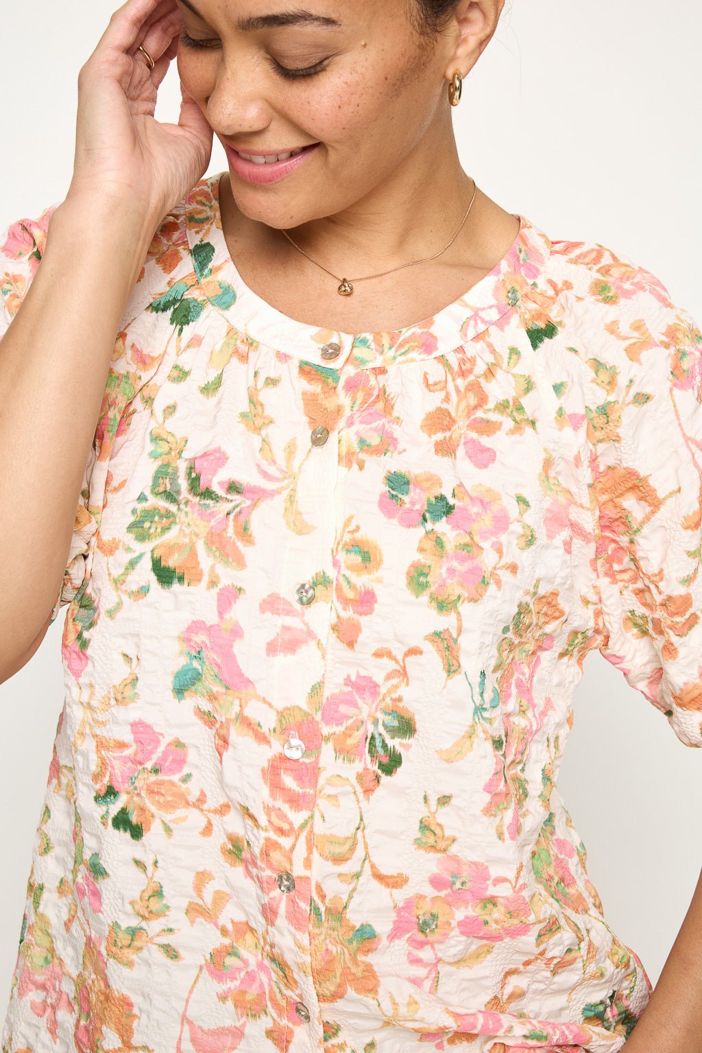 Image of West K Brielle Short Sleeve Round Neck Blouse Pink White Floral