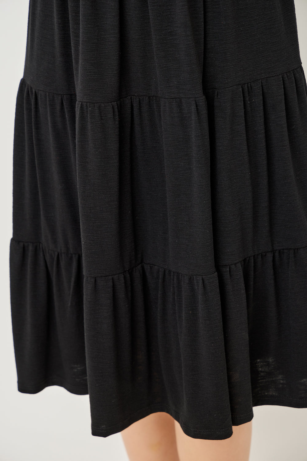 Image of West K Cecily Sleeveless Tiered Midi Dress Black