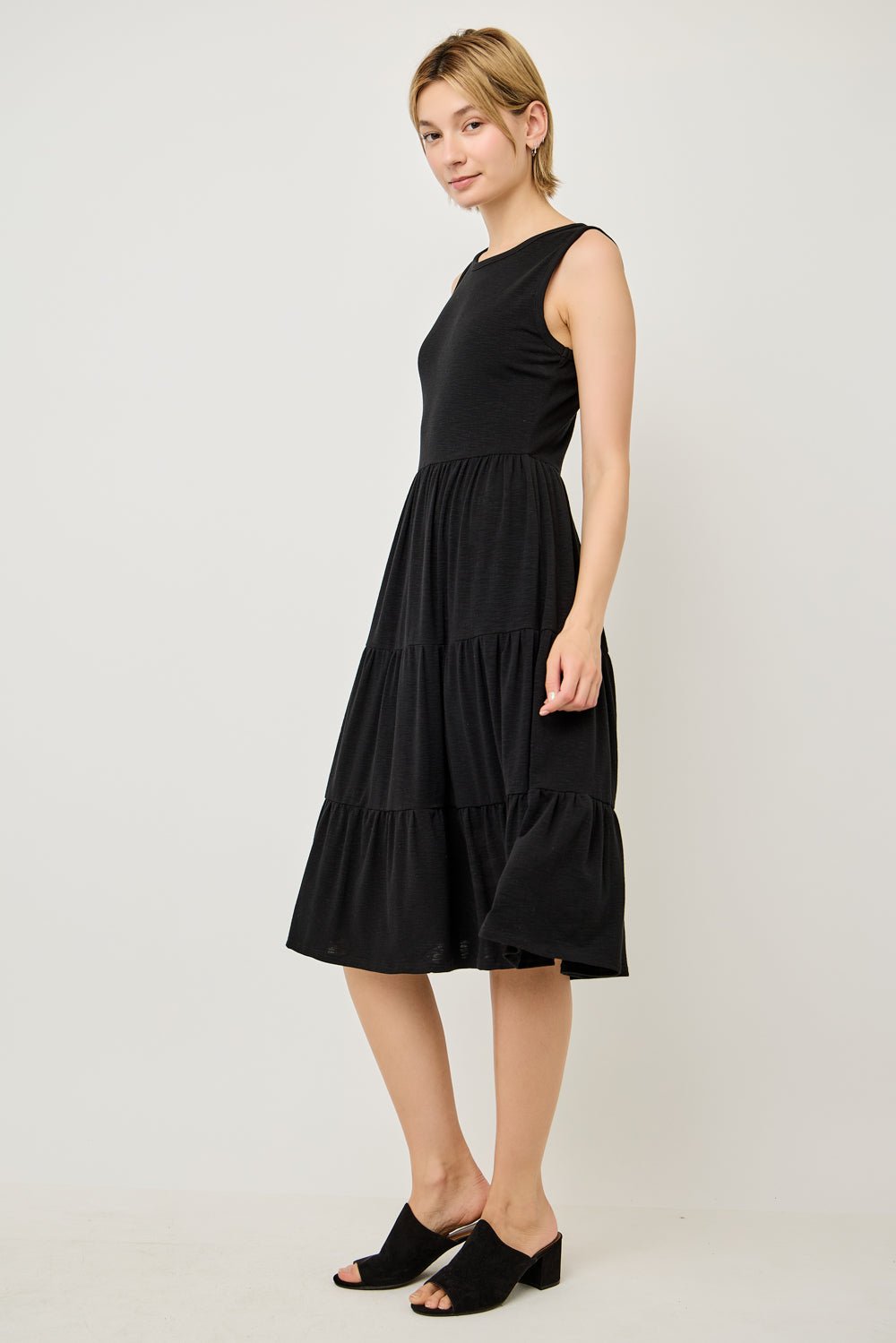 Image of West K Cecily Sleeveless Tiered Midi Dress Black