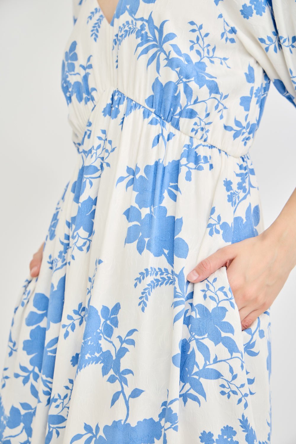 Image of West K Empire Waist Printed Midi Dress Blue/Wht Floral